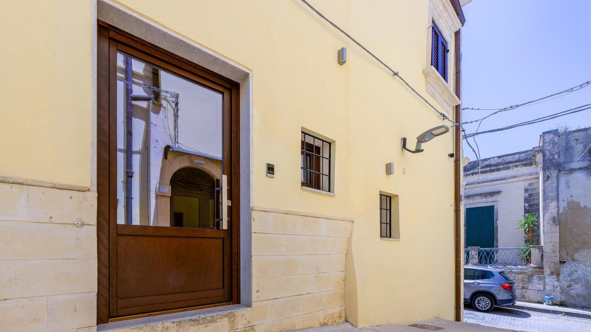 Rosa Barocca Apartment